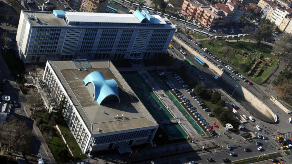 İBB'ye yönelik yolsuzluk soruşturmasında 1 kişi hakkında kırmızı bülten kararı