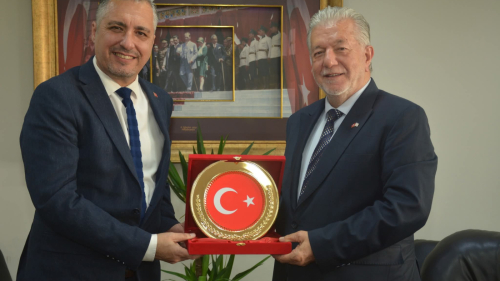 STK’ların Sesi Tolga Abacı: İzmir’de Gönüllere Köprü Kuruyor