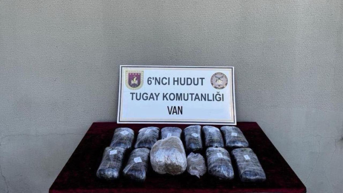İran sınırında 6,7 kilogram uyuşturucu ele geçirildi